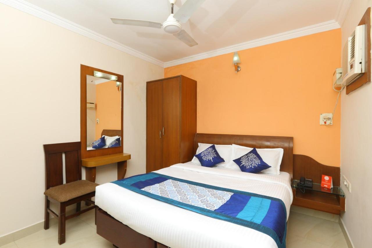 Oyo 15963 Manor Hotel 3*