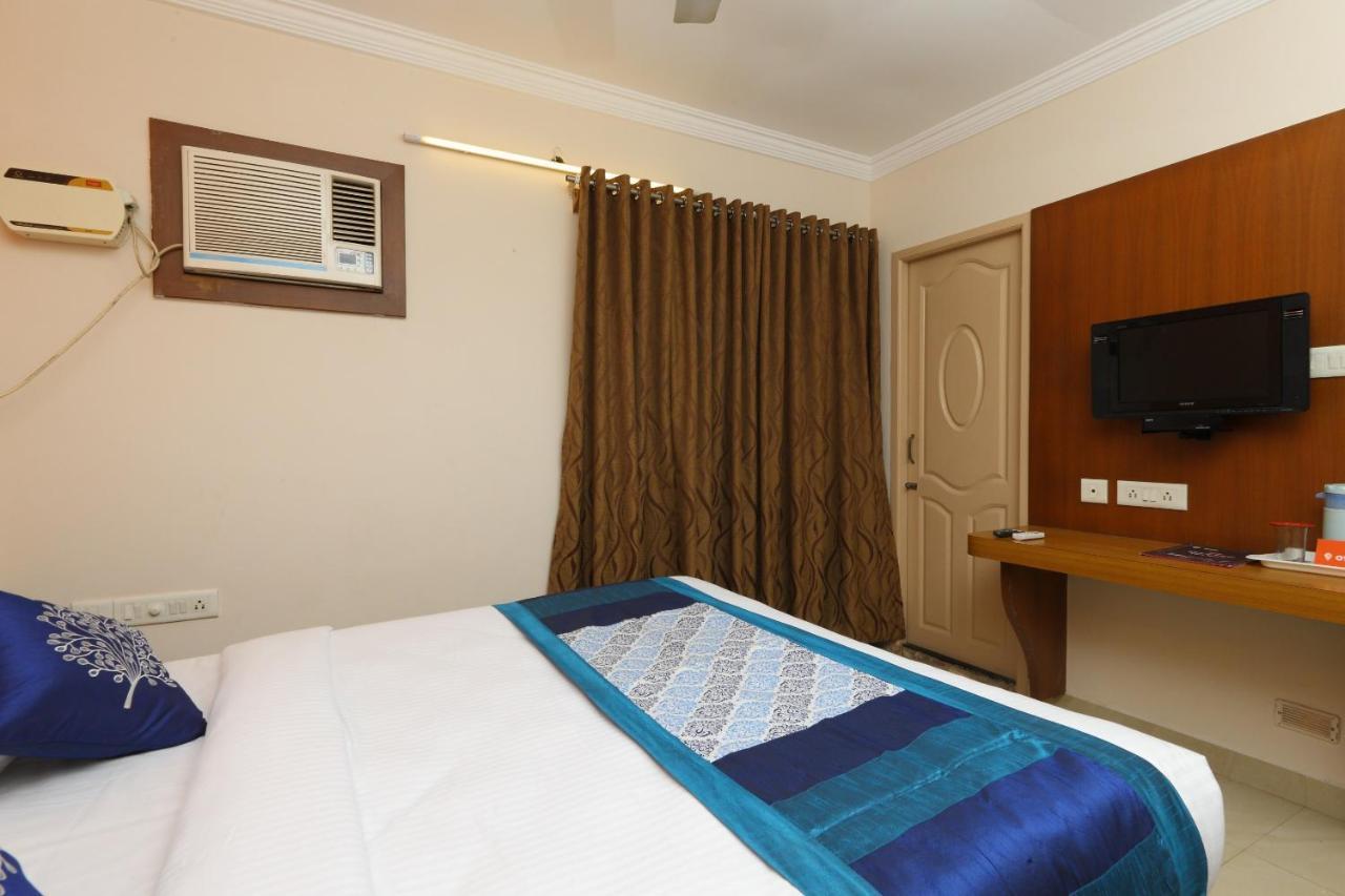 Hotel Oyo 15963 Manor