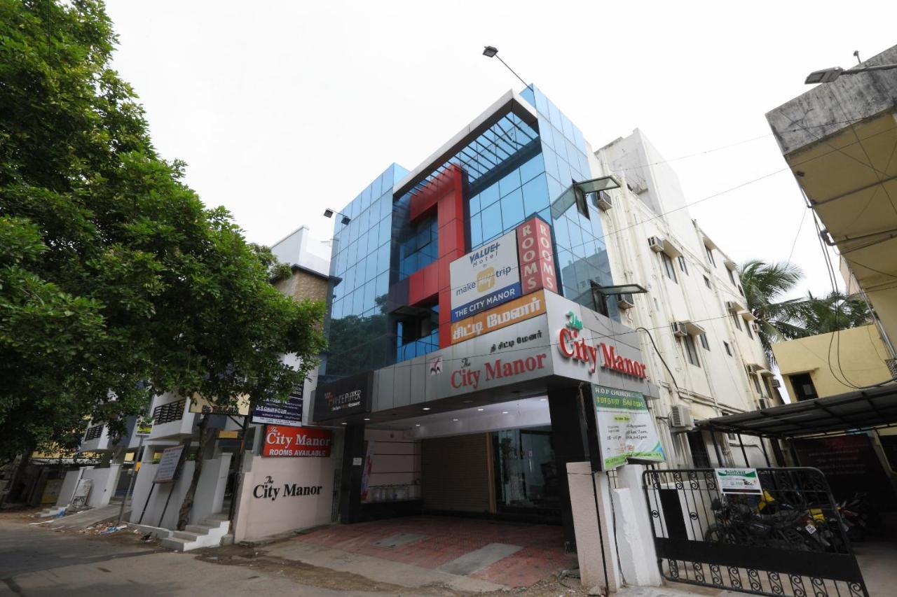 Oyo 15963 Manor