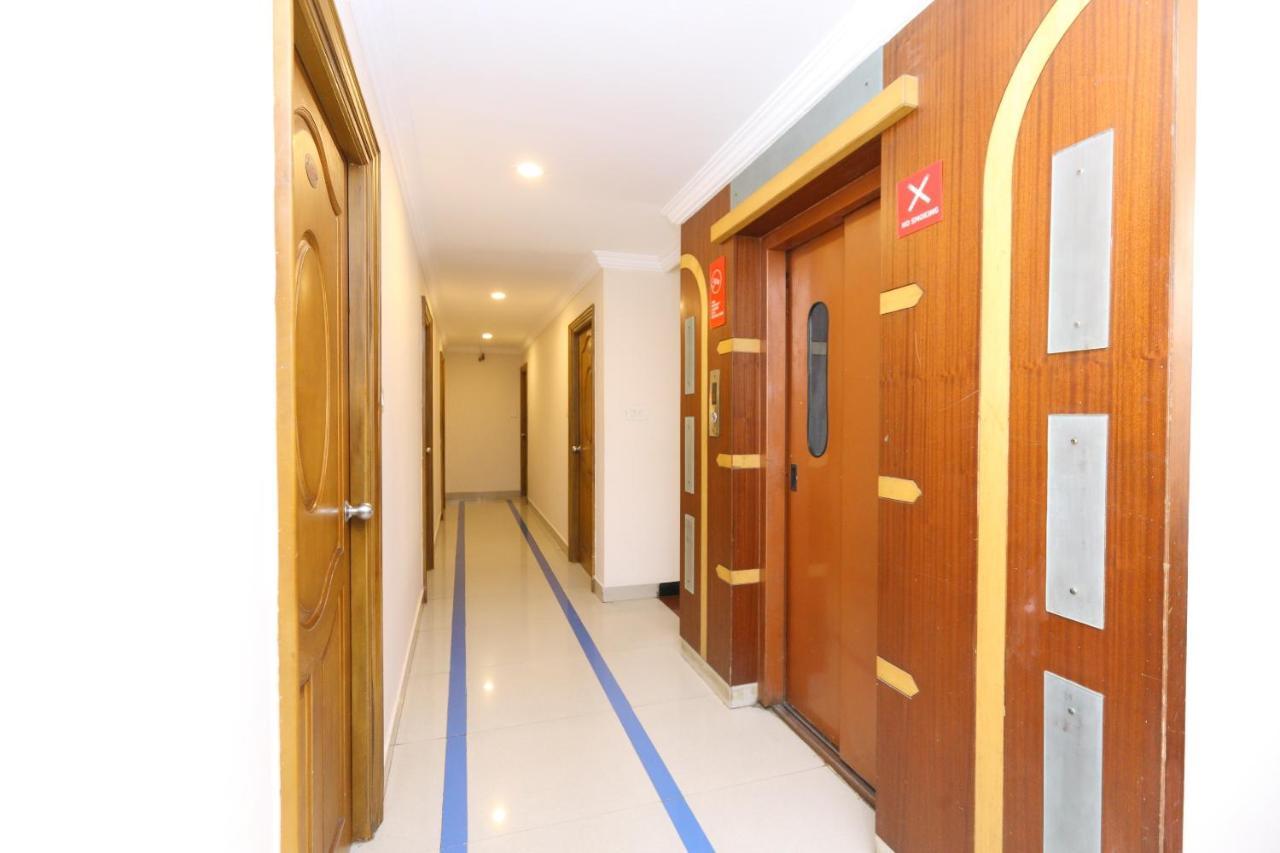 Oyo 15963 Manor 3*