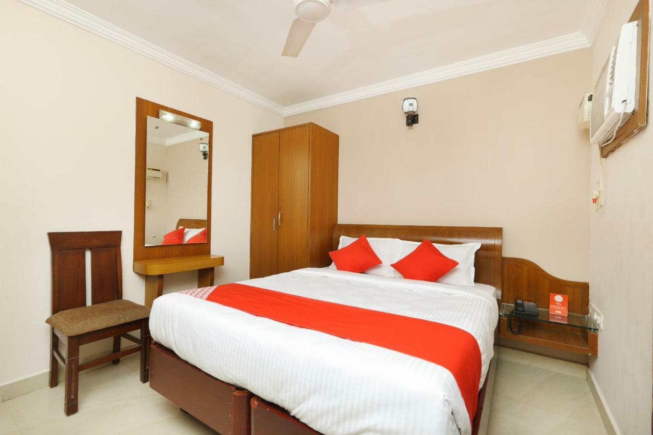 Oyo 15963 Manor 3*