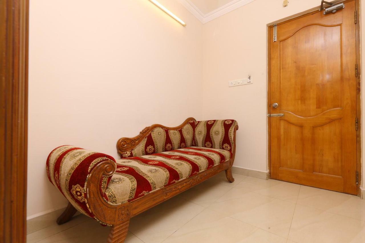 Oyo 15963 Manor Hotel Chennai